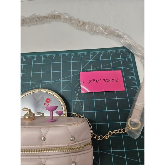 Betsey Johnson Kitsch Mirror Mirror Vanity Crossbody Bag in Blush Pink - Picture 9 of 13